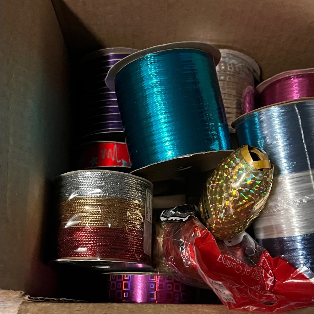 Assorted Ribbon and Gift Wrap Set - Picture 2 of 4